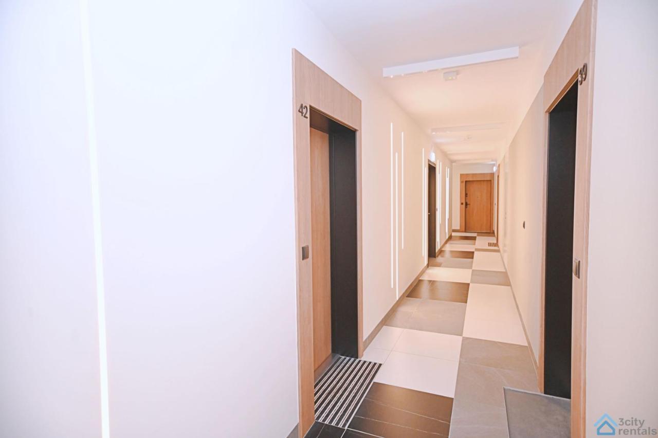Beige 3City Apartment With Parking In Gdansk By Noclegi Renters ภายนอก รูปภาพ